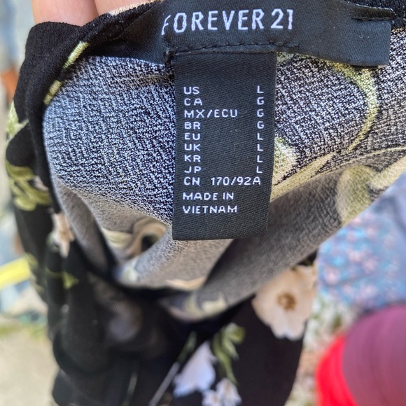 Black flowery dress - Picture 2 of 2